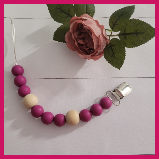 Zawieszka do smoczka silikonowo drewniana Violet Red