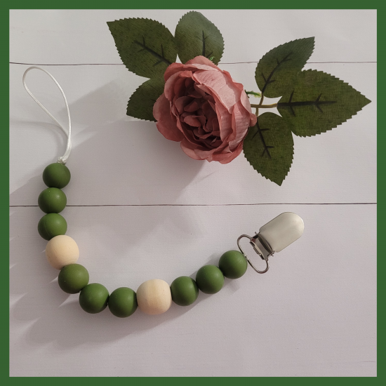 Zawieszka do smoczka silikonowo drewniana military green